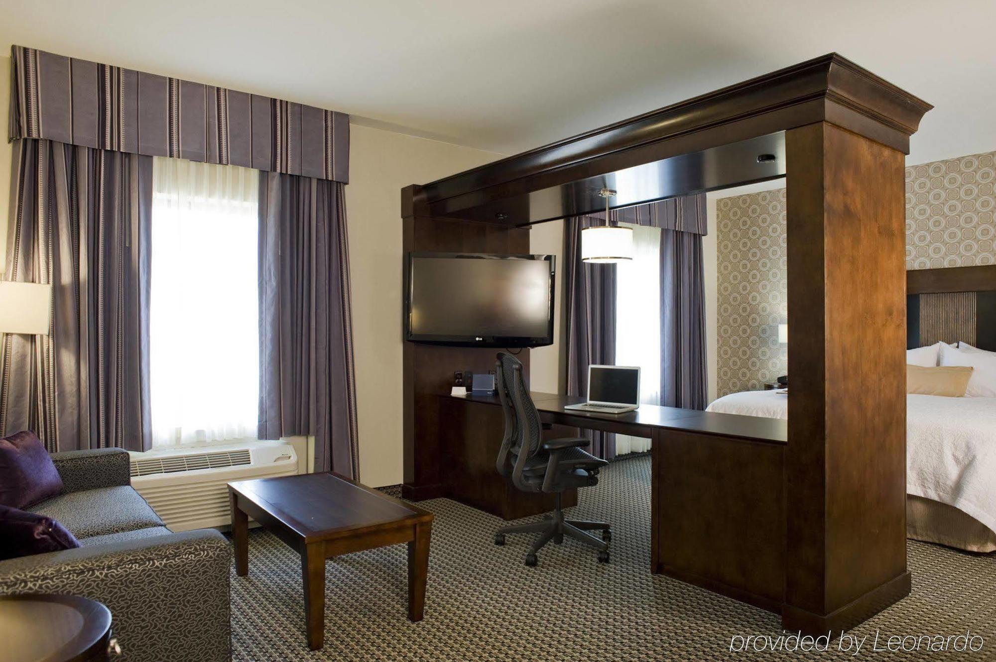 Hotel Hampton & Tupelo/barnes Crossing 3*